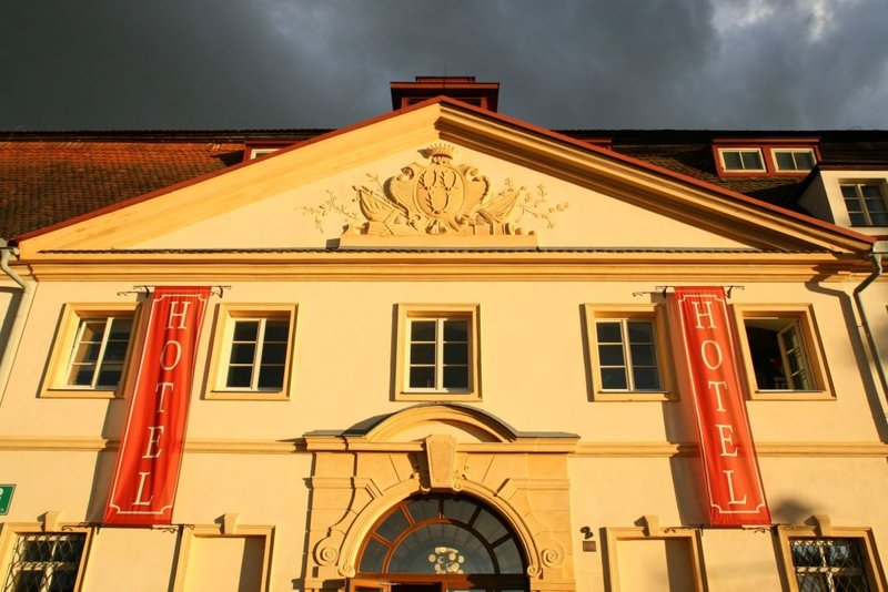 Hotel Týnec