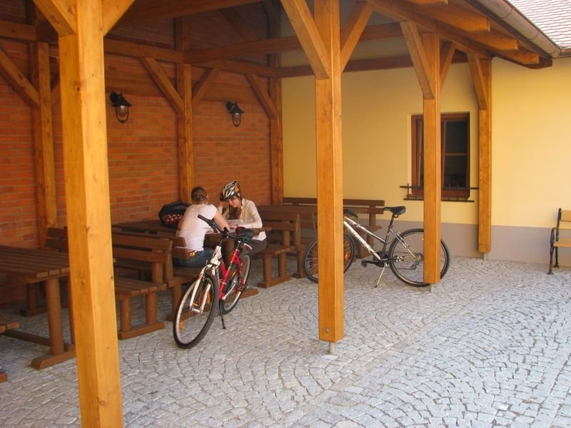 Informační centrum města Kyjova, půjčovna a úschovna kol a koloběžek