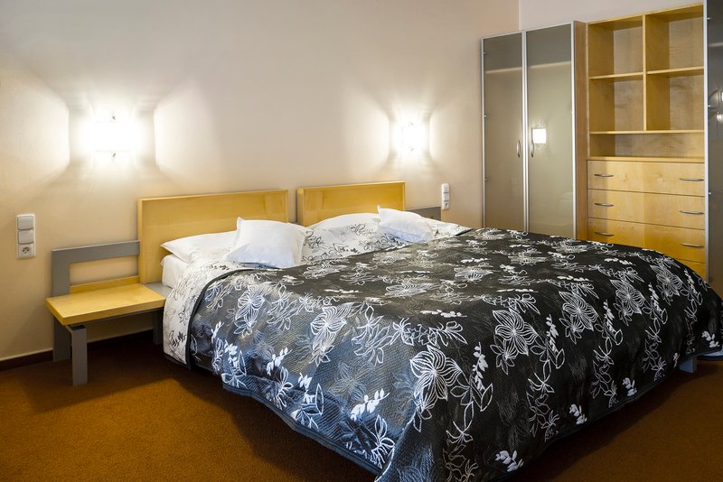 HOTEL ZA VODOU