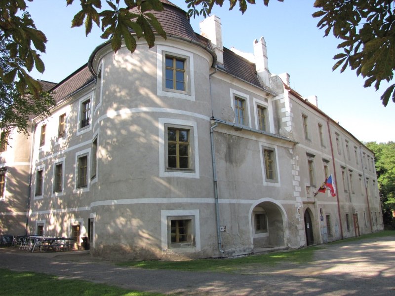 Zámek Police