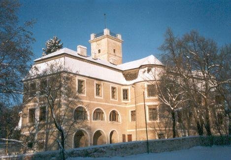 Zámek Police